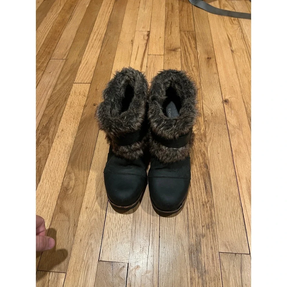 Sorel Joan of Arctic Wedge II Boots Black Leather Faux Fur Ankle Boot Excellent‎